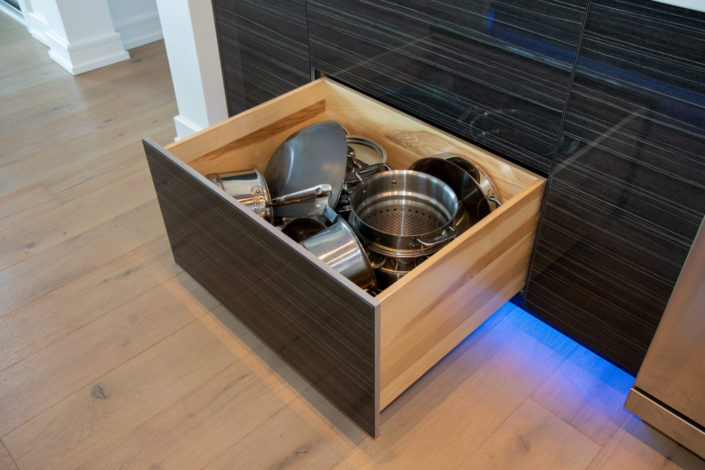 large-pots-pans-drawer